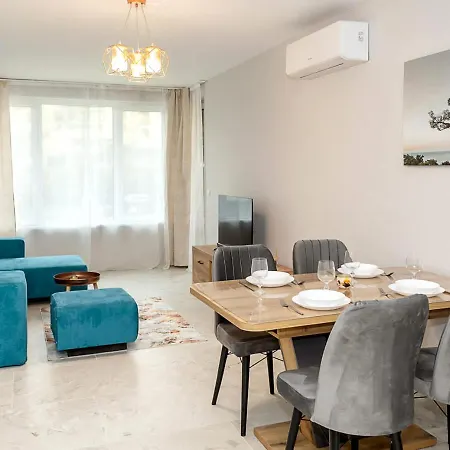 Stylish Flat With Parking Spot - St Constantine & Helena By Flat Mаnager Szent Konstantin és Elena