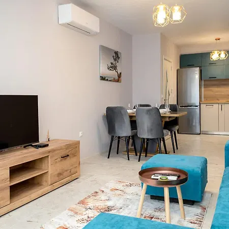Stylish Flat With Parking Spot - St Constantine & Helena By Flat Mаnager * Szent Konstantin és Elena