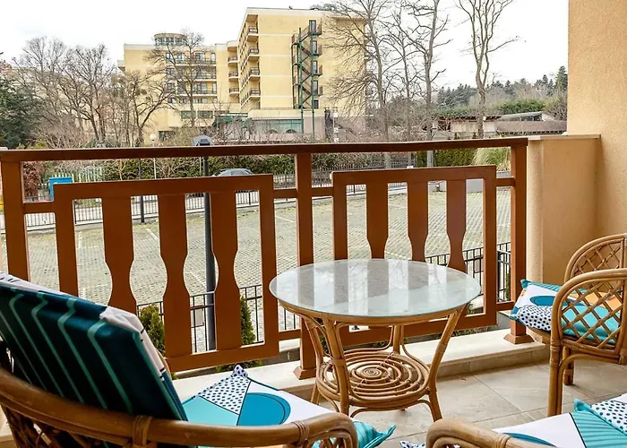 Apartman Stylish Flat With Parking Spot - St Constantine & Helena By Flat Mаnager